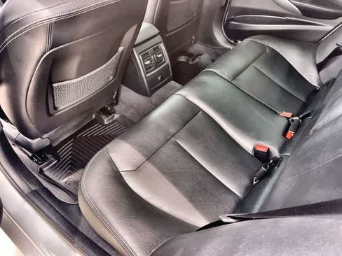 Used 2018 BMW 340i Sedan RWD image 33