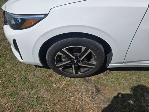 Used 2024 Nissan Sentra SV FWD image 2