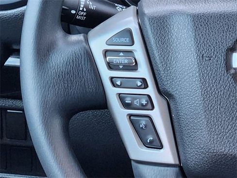 Used 2022 Nissan Titan SV w/ Accessory Utility Package image 31