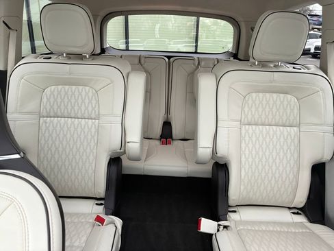 Certified 2024 Lincoln Aviator Black Label image 13