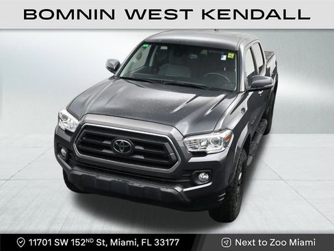 Used 2022 Toyota Tacoma SR5 w/ Technology Package image 19