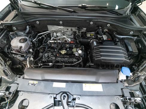 Used 2024 Volkswagen Atlas SEL Premium R-Line AWD/4WD image 39