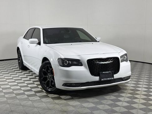 Used 2019 Chrysler 300 S AWD/4WD image 2