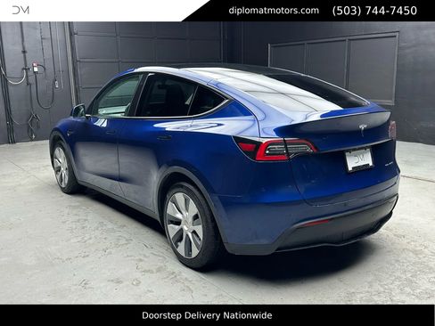 Used 2021 Tesla Model Y Long Range image 4