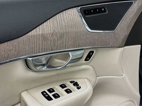 Used 2023 Volvo XC90 B6 Core w/ Protection Package Premier image 15