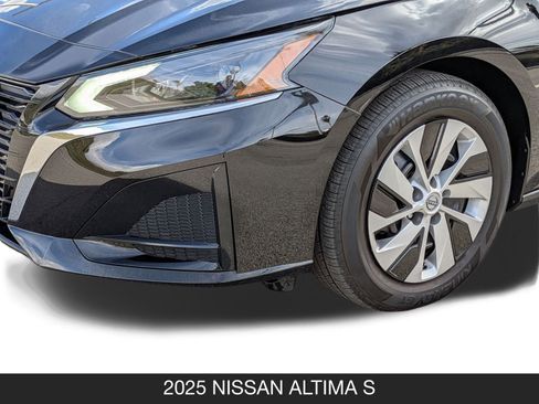 Certified 2025 Nissan Altima 2.5 S image 10