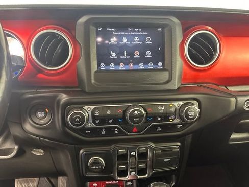 Used 2021 Jeep Wrangler Unlimited Rubicon w/ Cold Weather Group AWD/4WD image 5