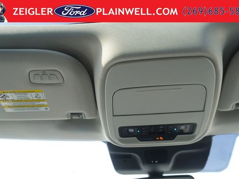 Used 2025 Ford Expedition Active AWD/4WD image 40