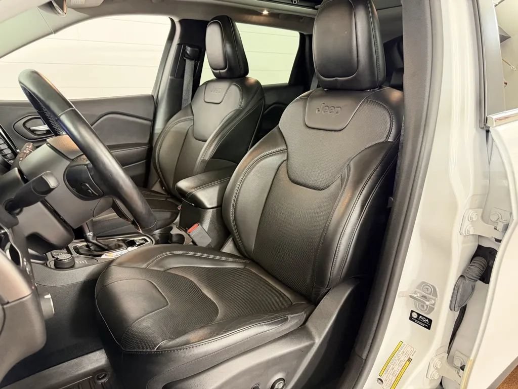 Used 2021 Jeep Cherokee Limited AWD/4WD image 13