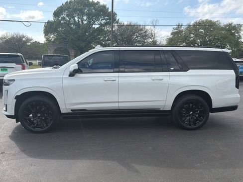 Used 2023 Cadillac Escalade ESV Sport Platinum w/ LPO, ONYX Package image 8