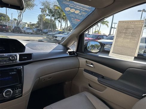 Used 2017 Honda Odyssey EX-L image 16