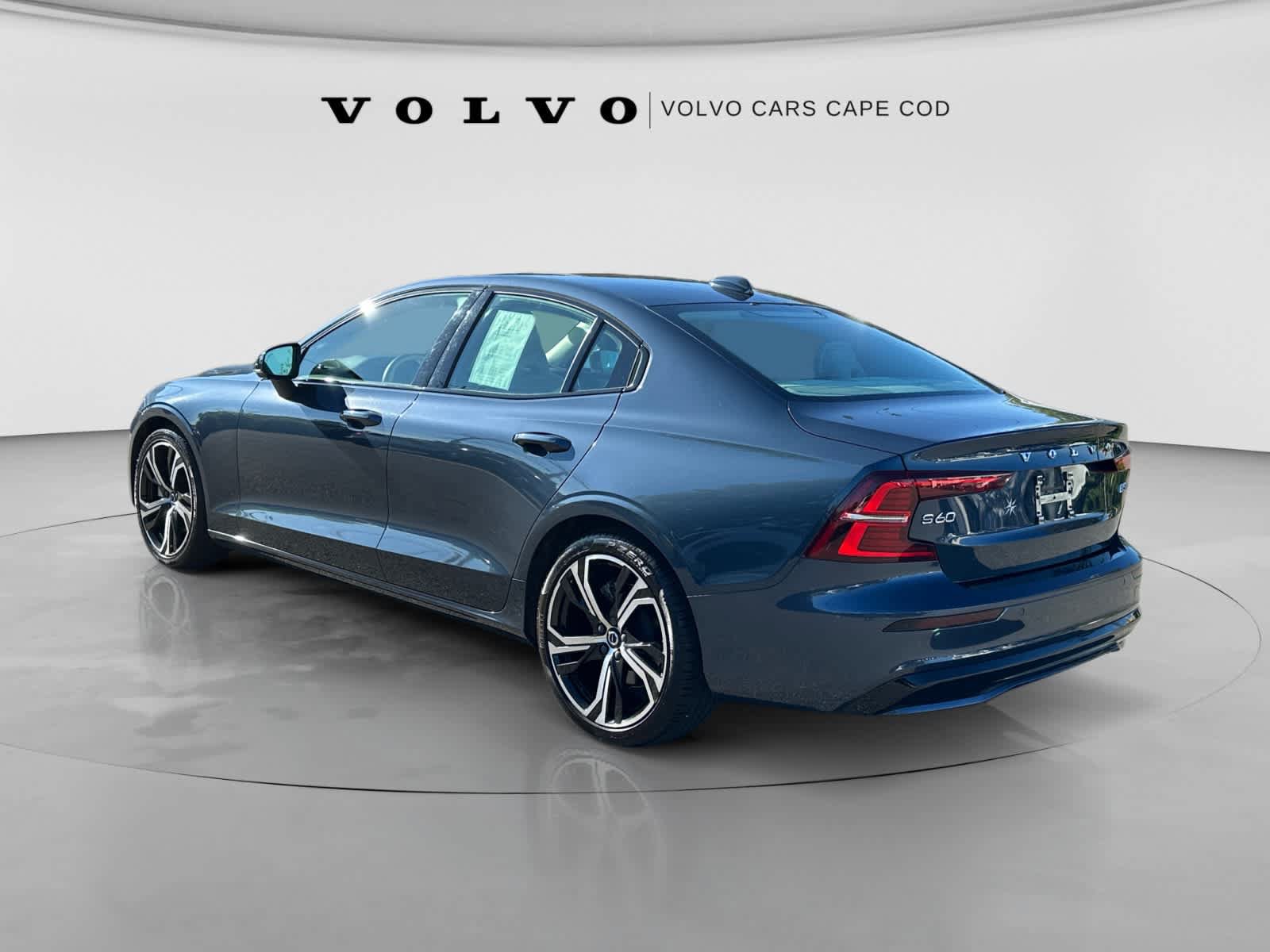 Used 2024 Volvo S60 B5 Core w/ Climate Package AWD/4WD image 5