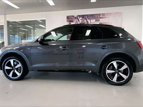 Used 2023 Audi Q5 2.0T Premium Plus w/ Premium Plus Package AWD/4WD image 3