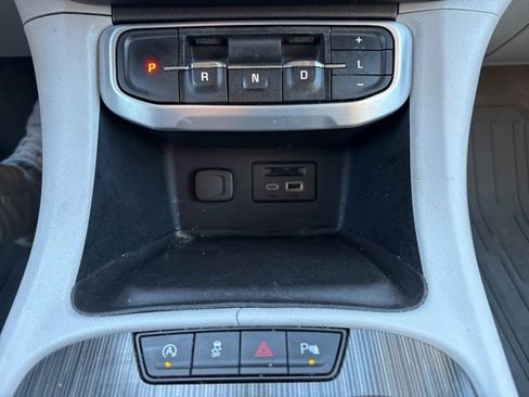 Used 2021 GMC Acadia SLT w/ Premium Package image 21