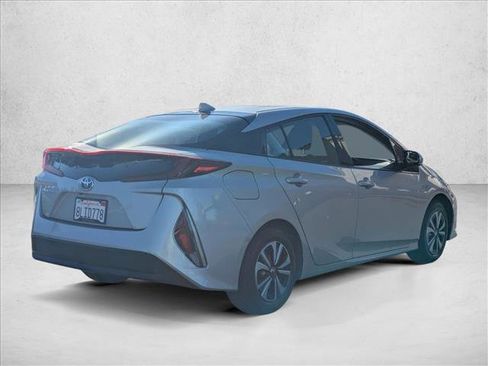 Used 2019 Toyota Prius Prime Plus image 5
