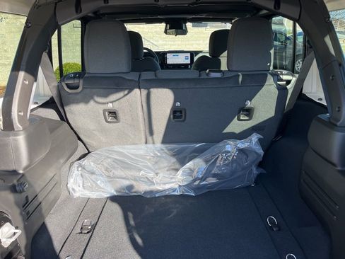 New 2026 Jeep Wrangler Unlimited Rubicon AWD/4WD image 15