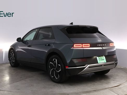 Used 2024 Hyundai Ioniq 5 SEL RWD image 17