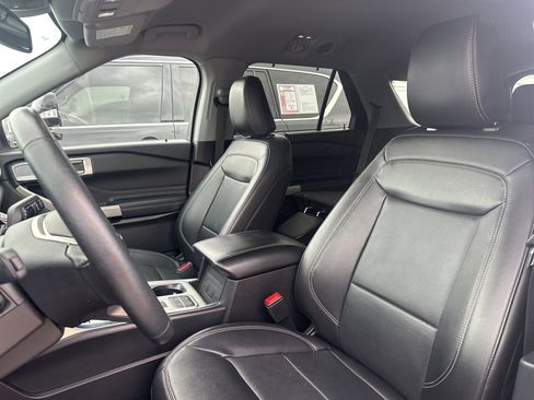 Used 2024 Ford Explorer Limited image 8