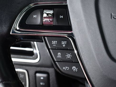 Used 2024 Lincoln Navigator L Reserve AWD/4WD image 32