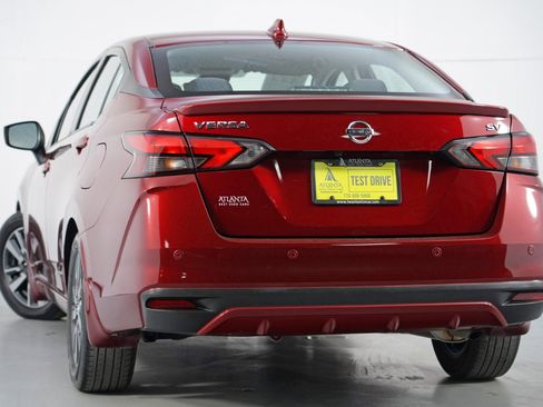 Used 2022 Nissan Versa SV w/ Electronics Package image 5