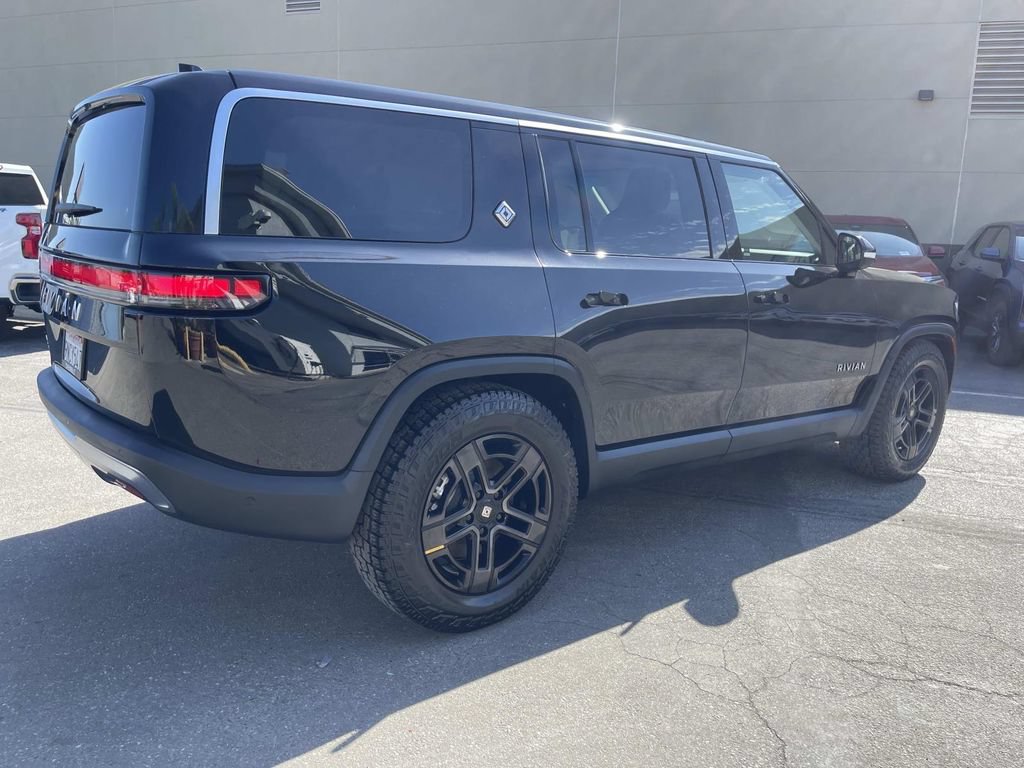 Used 2024 Rivian R1S Adventure Dual AWD/4WD image 3
