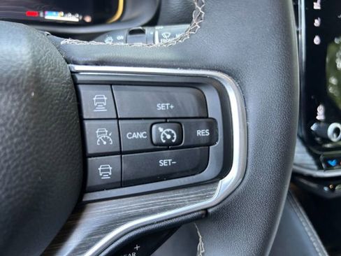 Used 2024 Jeep Wagoneer L Series II image 22