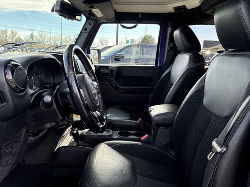 Used 2017 Jeep Wrangler Unlimited Sahara AWD/4WD image 13