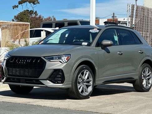 Used 2023 Audi Q3 2.0T Premium w/ Black Optic Sport Package image 8