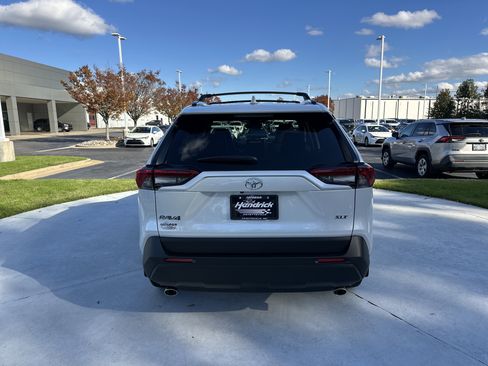 Used 2025 Toyota RAV4 XLE Premium image 9