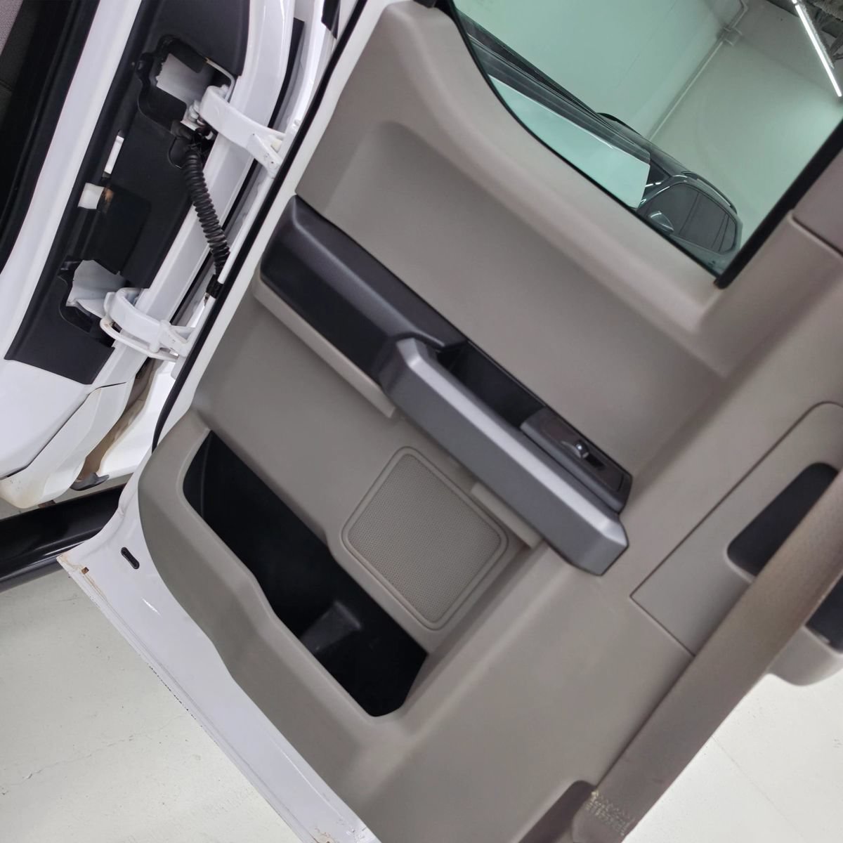 Used 2018 Ford F150 XLT w/ Trailer Tow Package AWD/4WD image 32