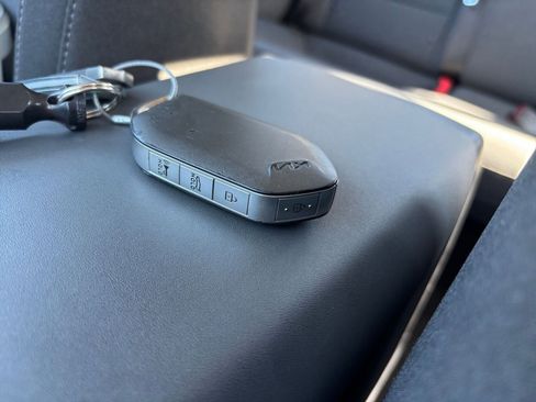 Used 2025 Kia K4 LXS image 21