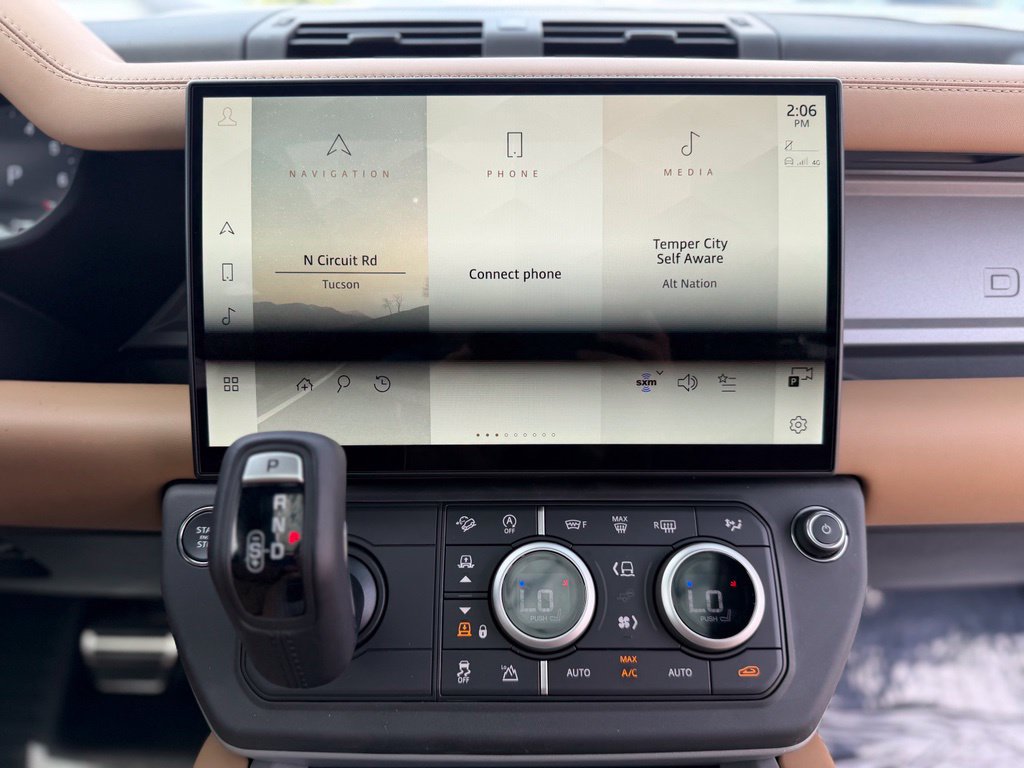 New 2026 Land Rover Defender 90 V8 AWD/4WD image 10