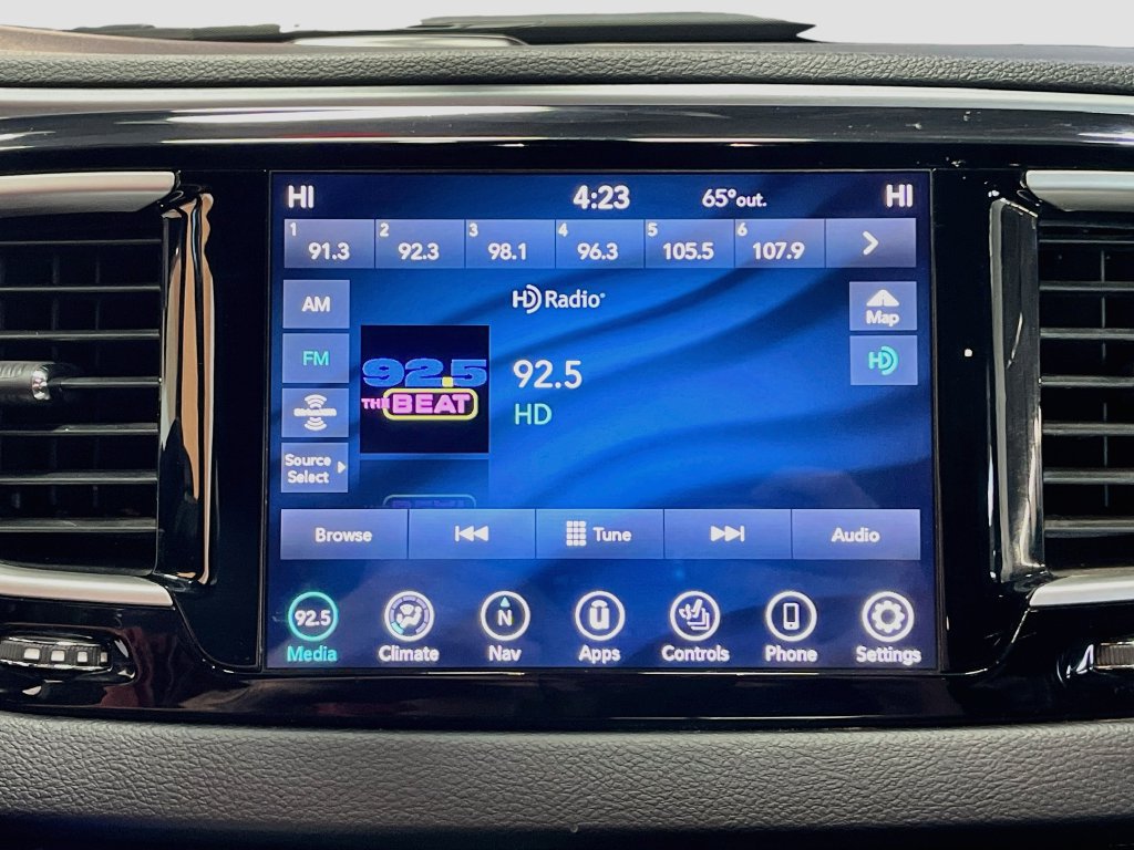 Used 2020 Chrysler Pacifica Touring-L w/ S Appearance Package FWD image 15
