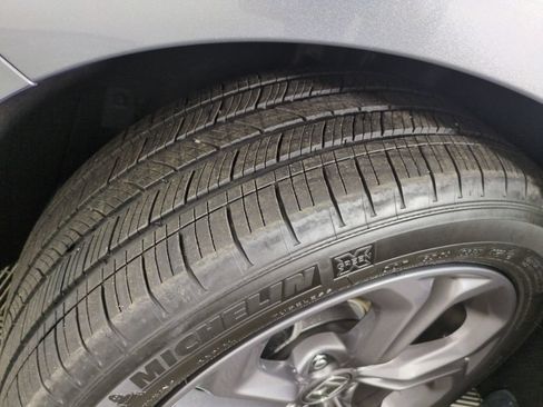 Certified 2024 Honda Accord EX image 31