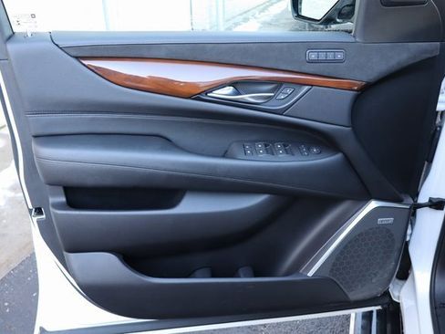 Used 2019 Cadillac Escalade Premium Luxury image 20