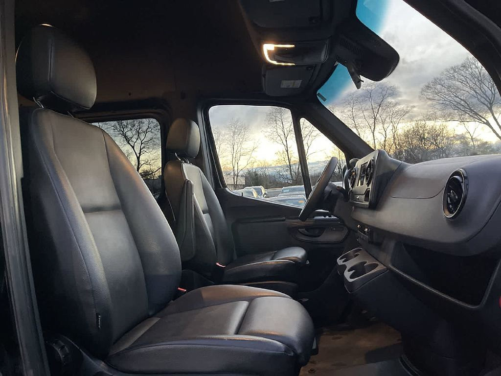 Used 2019 Mercedes-Benz Sprinter 2500 image 26