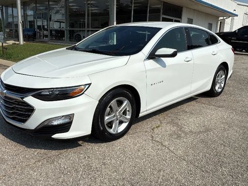 Used 2023 Chevrolet Malibu LS w/ Driver Confidence Package FWD image 1