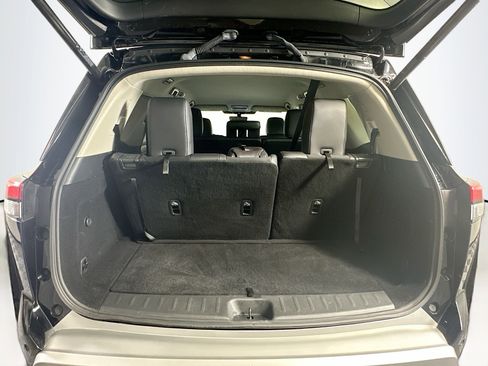 Used 2025 Nissan Pathfinder SL image 31