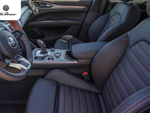 New 2025 Alfa Romeo Stelvio Sprint image 10