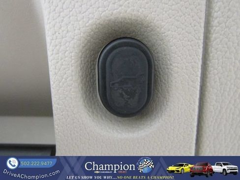 Used 2018 GMC Yukon XL Denali w/ Open Road Package AWD/4WD image 17
