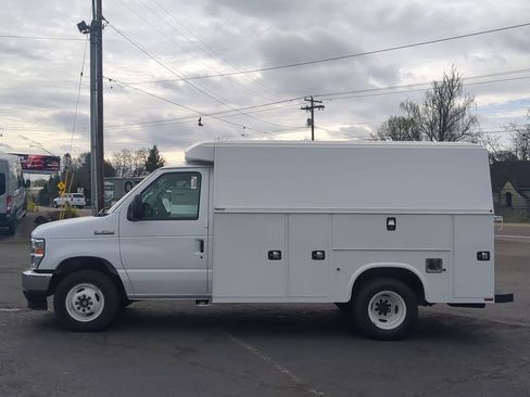 New 2024 Ford E-350 and Econoline 350 Super Duty w/ Power Windows & Locks Group RWD image 2