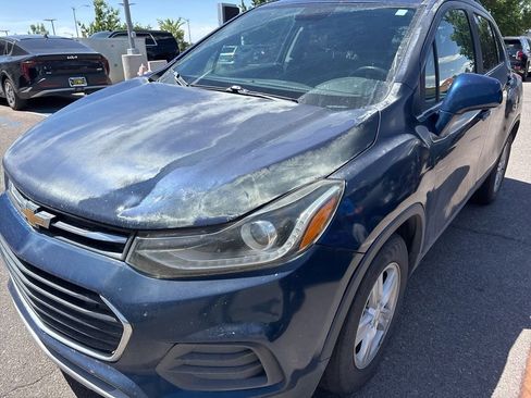 Used 2020 Chevrolet Trax LT w/ LT Convenience Package FWD image 30