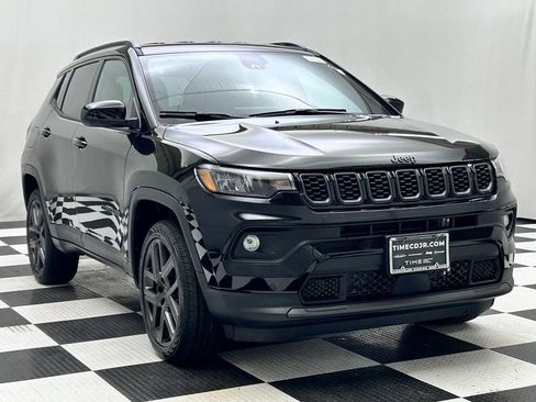 New 2026 Jeep Compass Latitude image 2