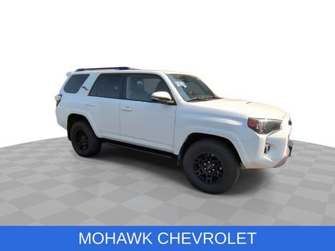 Used 2023 Toyota 4Runner TRD Off-Road Premium w/ Moonroof Package AWD/4WD image 2