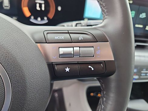 Used 2024 Hyundai Kona SEL image 12