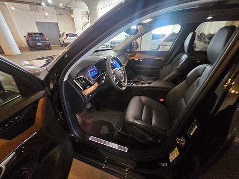 Certified 2023 Volvo XC90 B6 Plus w/ Protection Package Premier AWD/4WD image 18