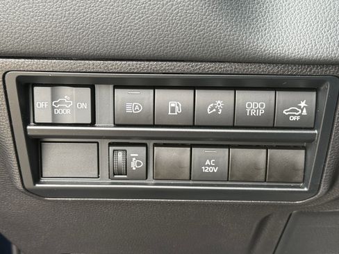 Used 2024 Toyota Tundra Limited image 26