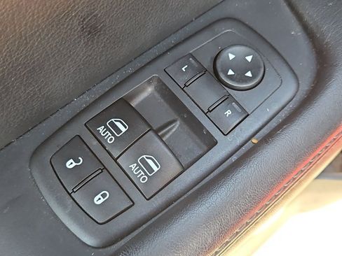 Used 2017 Dodge Challenger R/T w/ Driver Convenience Group RWD image 11