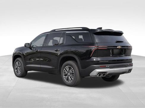 Used 2026 Chevrolet Traverse LT w/ Driver Confidence Package FWD image 3