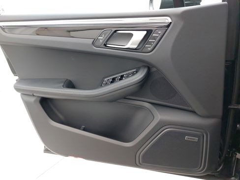 Used 2026 Porsche Macan image 29